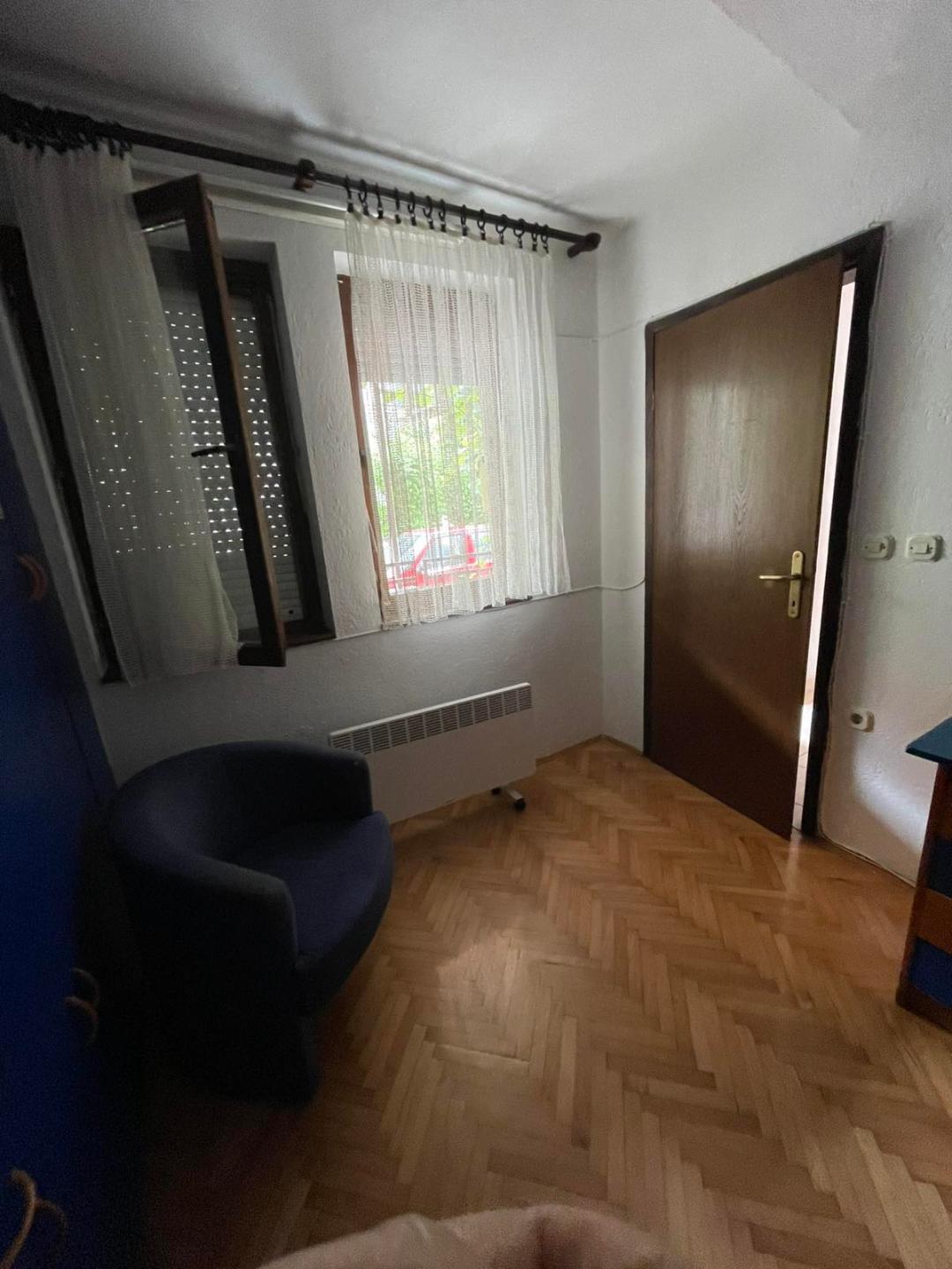 SE PRODAVA DVOSOBEN STAN VO OHRID