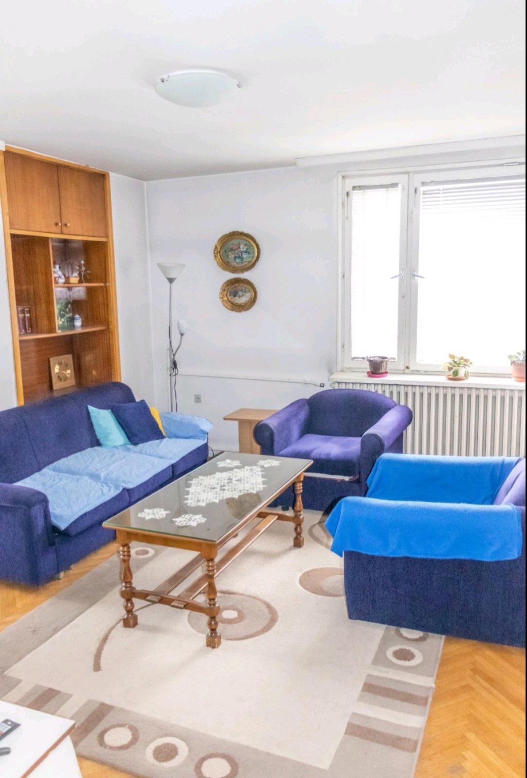 An 87m2 apartment is for sale in Gradski Zid