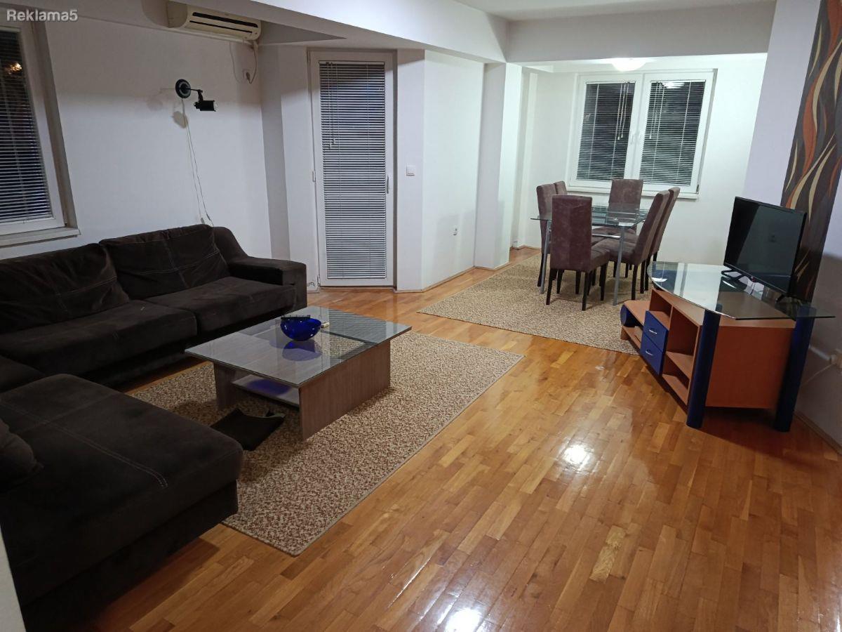Se izdava stan na Vodno 80m2 so 2 spalni