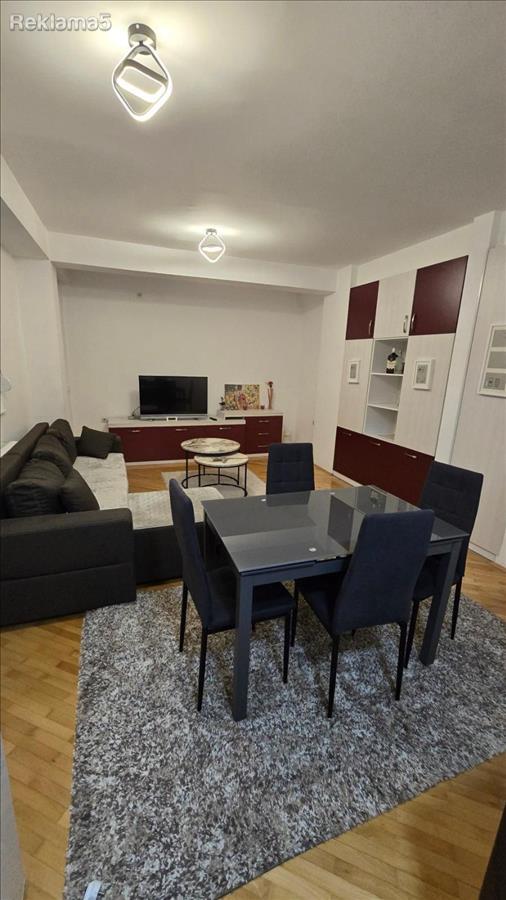 Se izdava stan kaj Bugarska ambasada 46m2