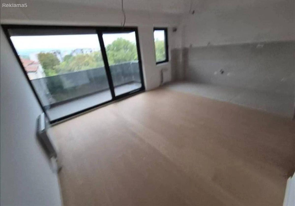 I am renting a nice new, uninhabited 3-room empty apartment, 70m2 in Ce