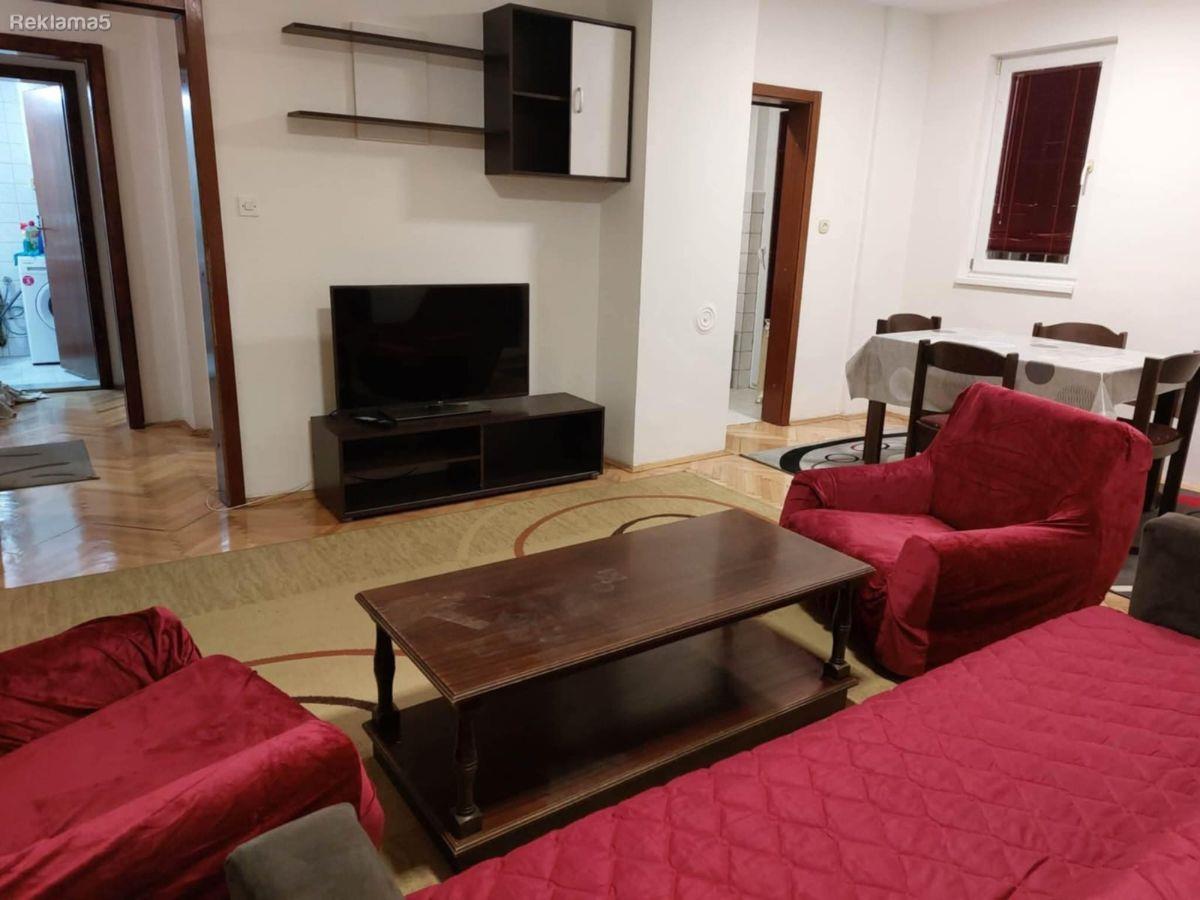 I am renting a furnished three-room apartment