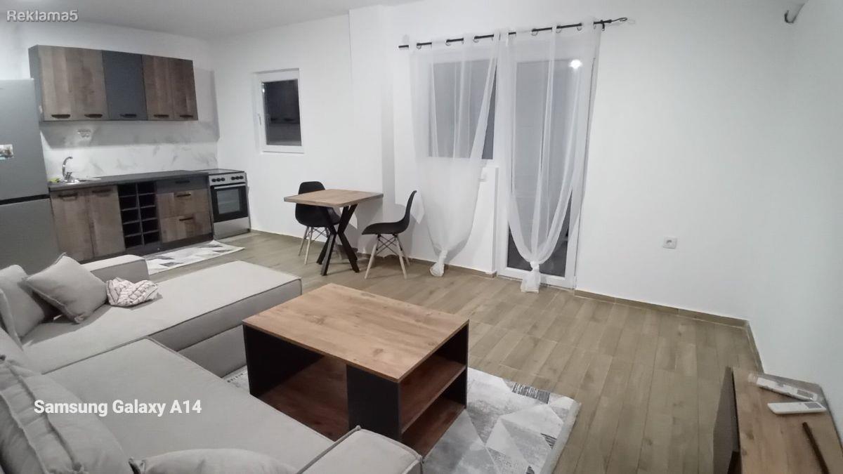 SE IZDAVA STAN VO KOZLE(nasproti Vero2)330e