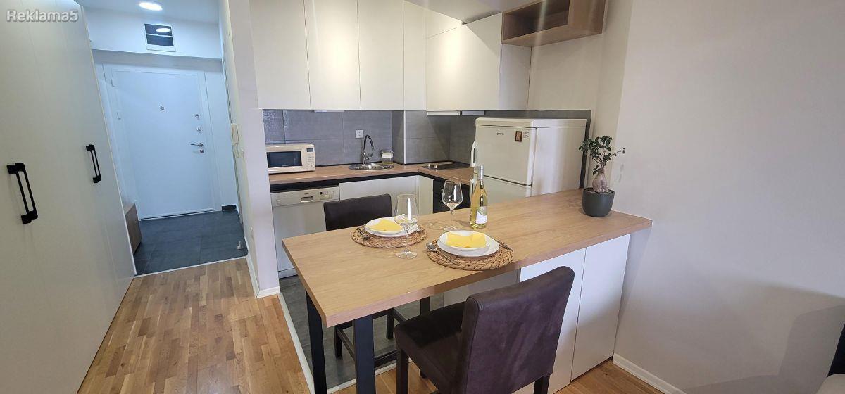 New apartment for rent in Porta Vlae with bills included 350 €
