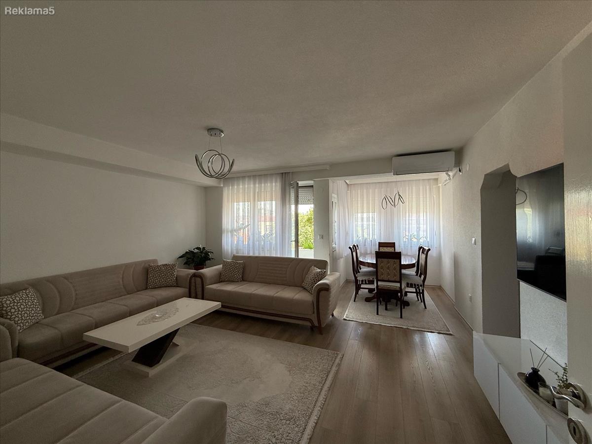 Renovated furnished apartment 74m² in Center - near the Post Office