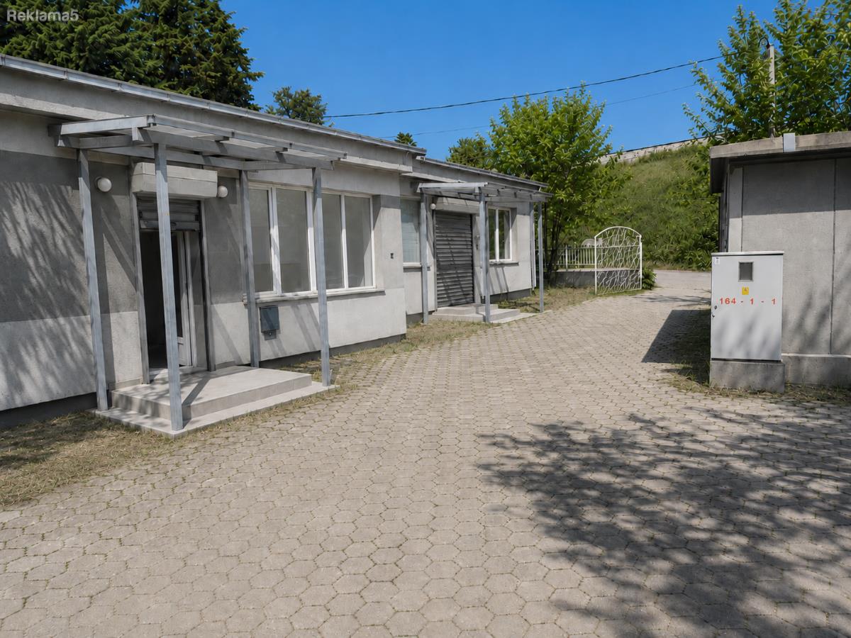 Reduced price: €150,000 | 171 m² business building