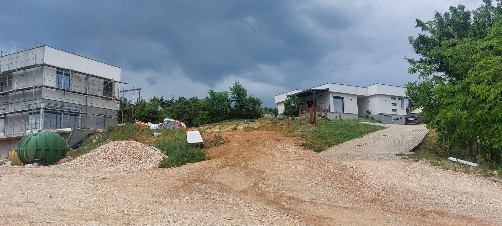 SAVIĆ IS SELLING A PLOT IN GORNO SONJE