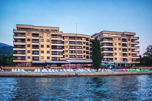 Se prodava stan vo PARK Golden Beach Ohrid 110m2 so Garaza