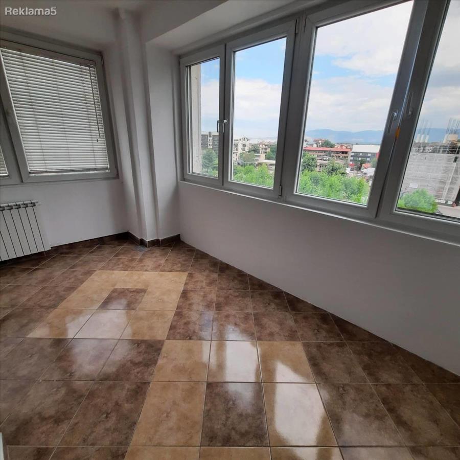 Se prodava stan 72m2 vo Kapistec kaj Cveten pazar