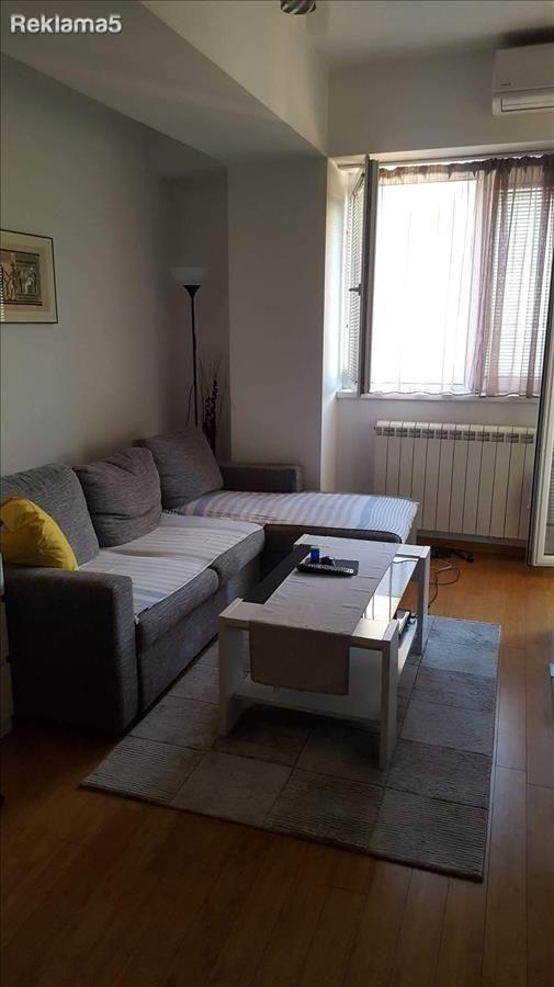Se prodava stan 42 m2 vo Novo Lisice kaj Ramstor
