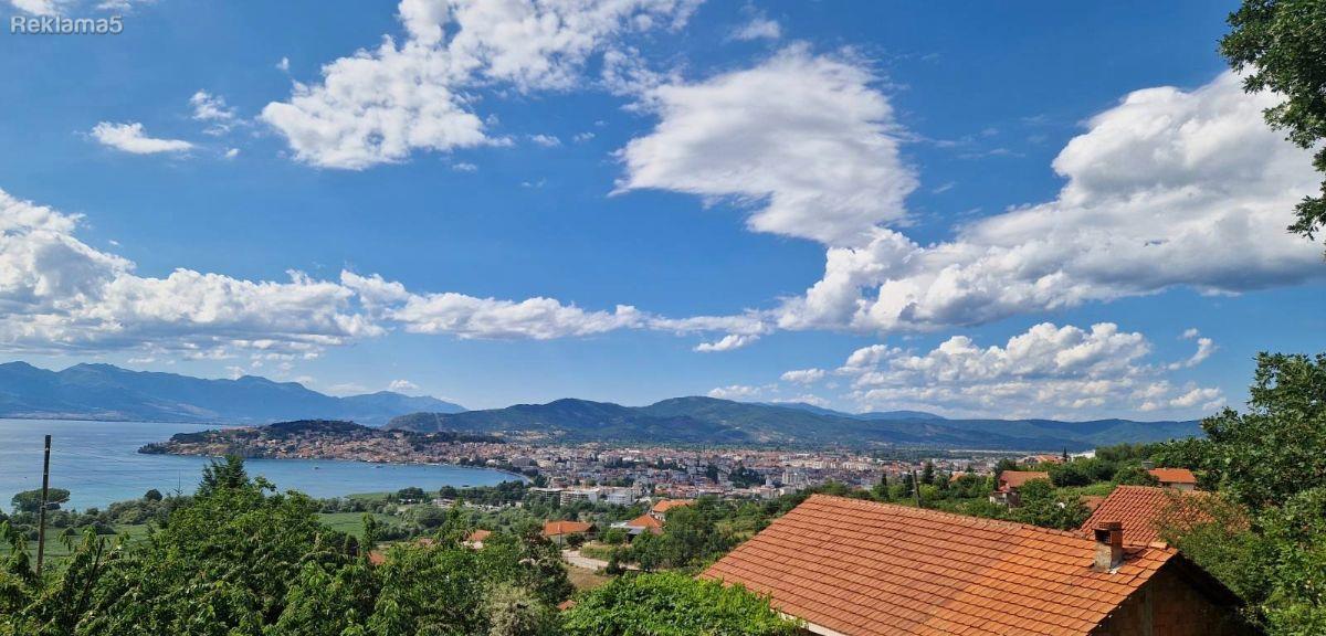 Prodavame plac 650 m2 vo Ohrid - Racha