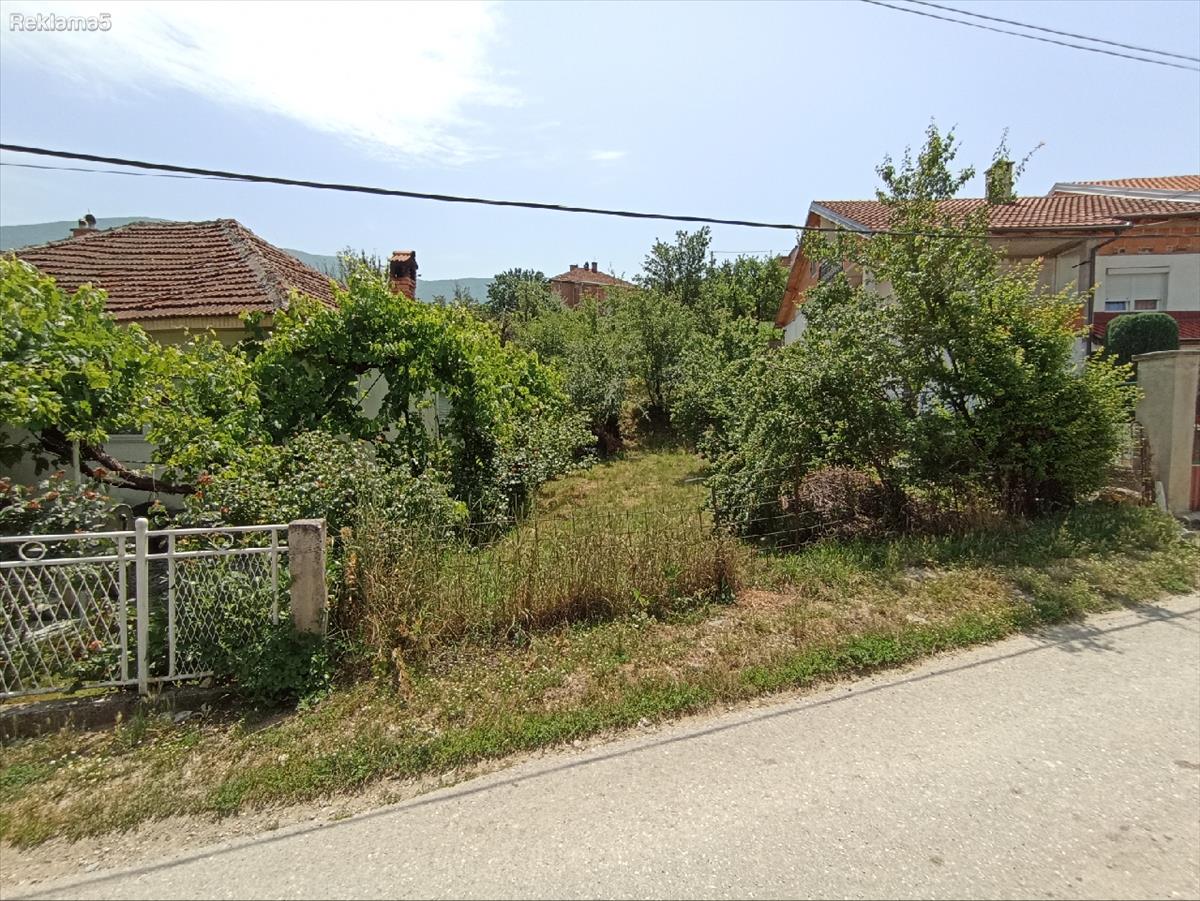 ••GRADEZEN PLAC VO NASELBA CIGLANA-GOSTIVAR 650M²••