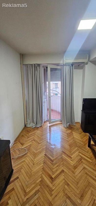 Se prodava stan 65m2 vo Karpos 4