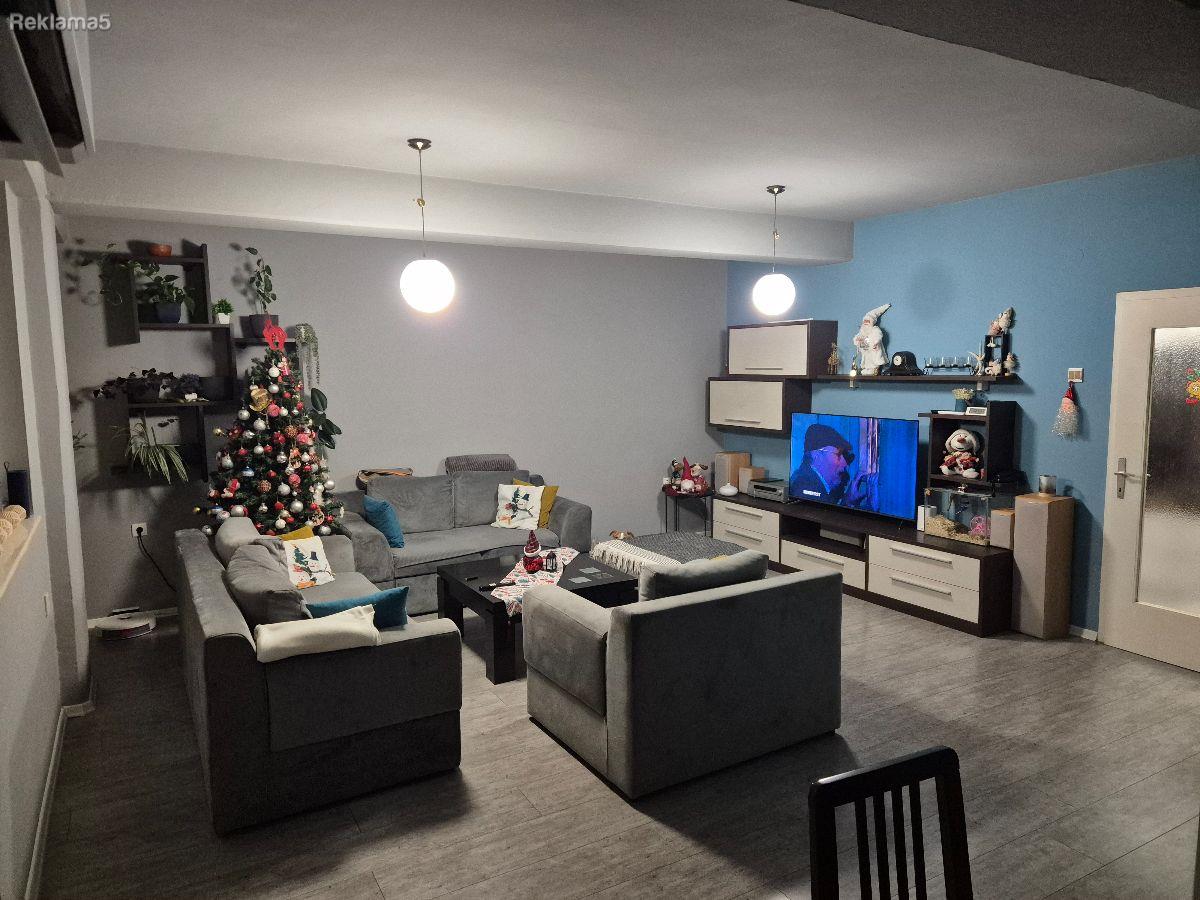 A functional apartment with an excellent orientation is for sale