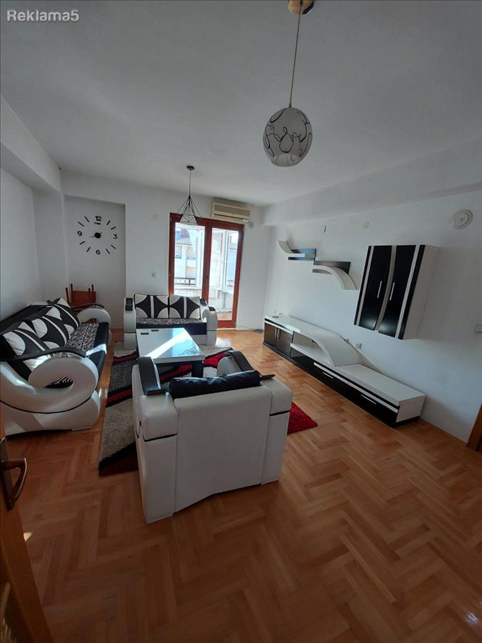 IZDAVAM STAN DO HOTEL STUDIO IN