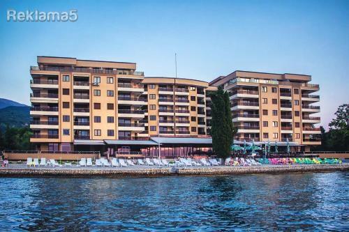 Se prodava stan vo PARK Golden Beach Ohrid 110m2 so Garaza