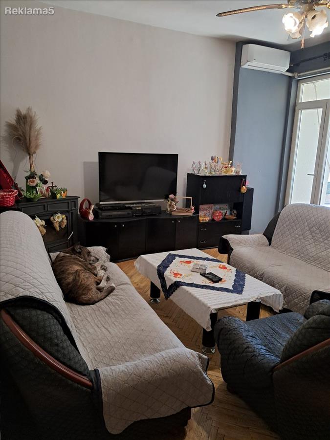 An apartment in the Center is for sale