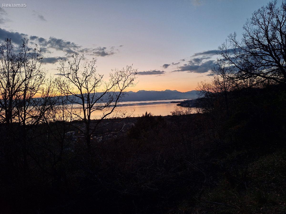 Plac vo blizina na nas raca ohrid