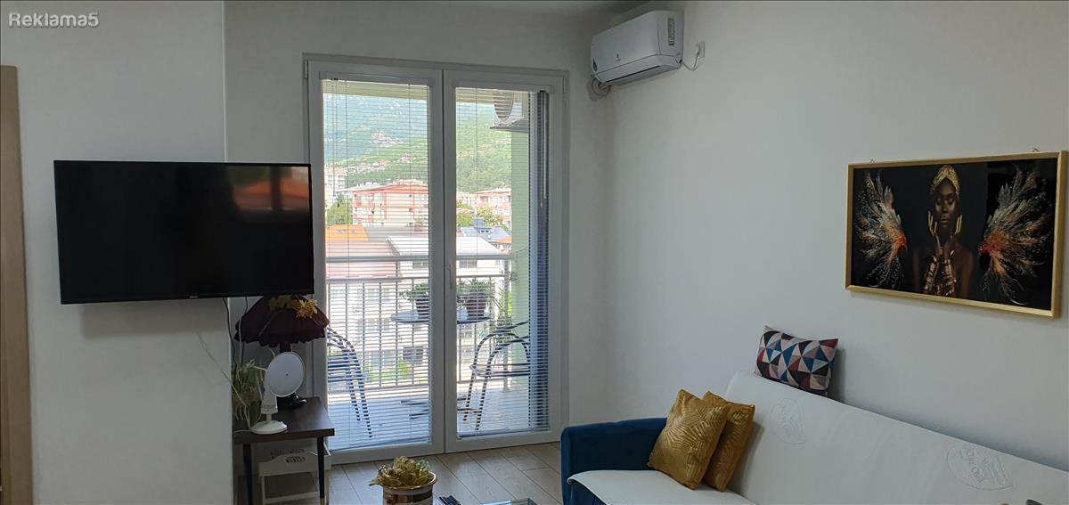 ,,Bella'' Stan 43m2 5 kat Biljanini Izvori Tinex Diskont