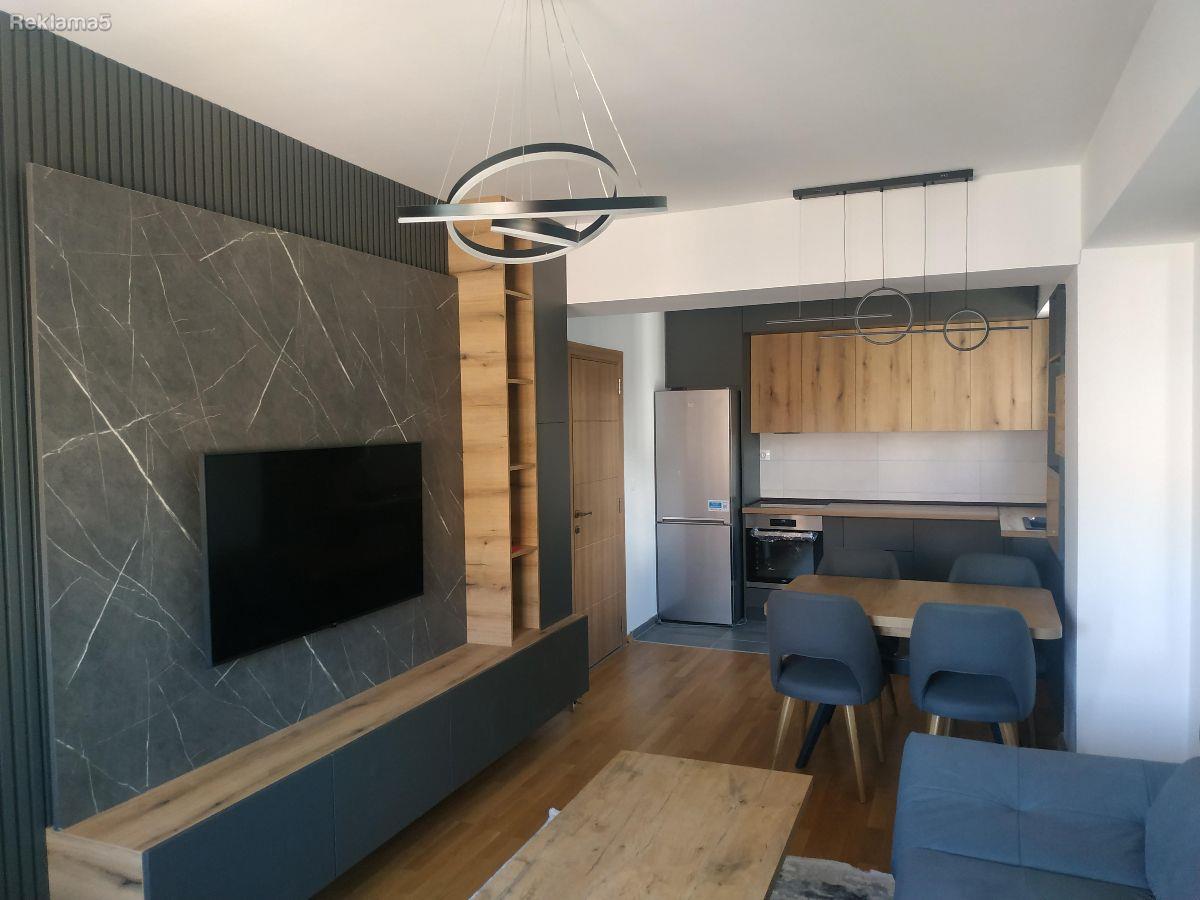 A luxurious three-room apartment for rent in Aerodrom | 500 €