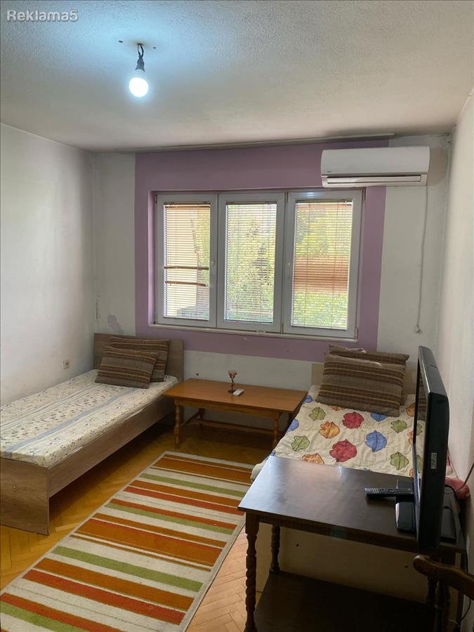 I rent an apartment under the hospital