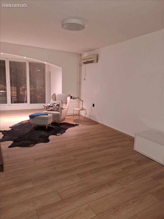 HIT THREE-ROOM APARTMENT WITH COURTYARD IN THE AIRPORT