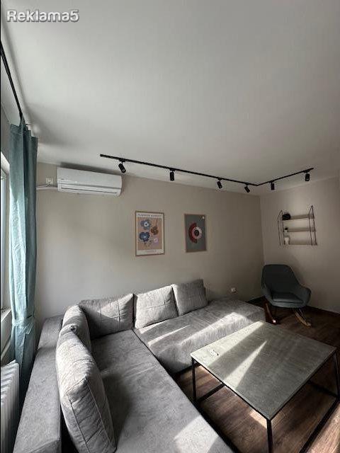 New renovated apartment for rent in strict Center | 500 €