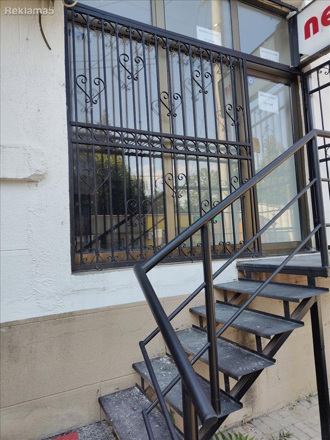 Se izdava kancelarija na advokatska ulica