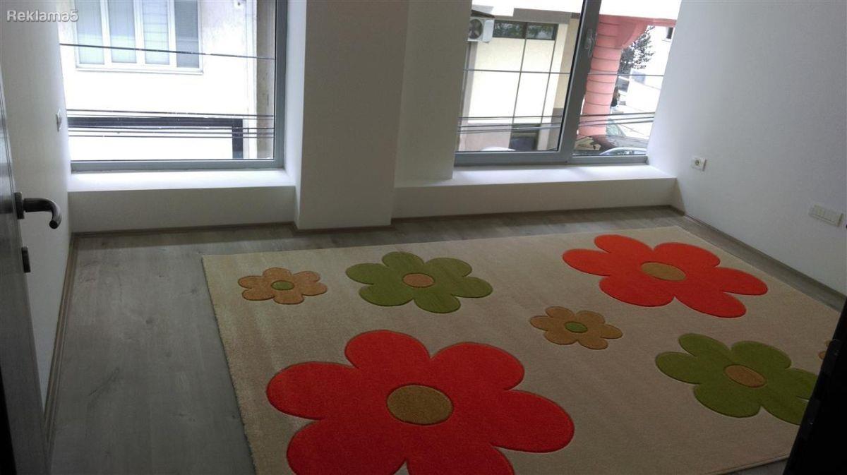 Se izdava deloven prostor vo Debar Maalo 120 m2