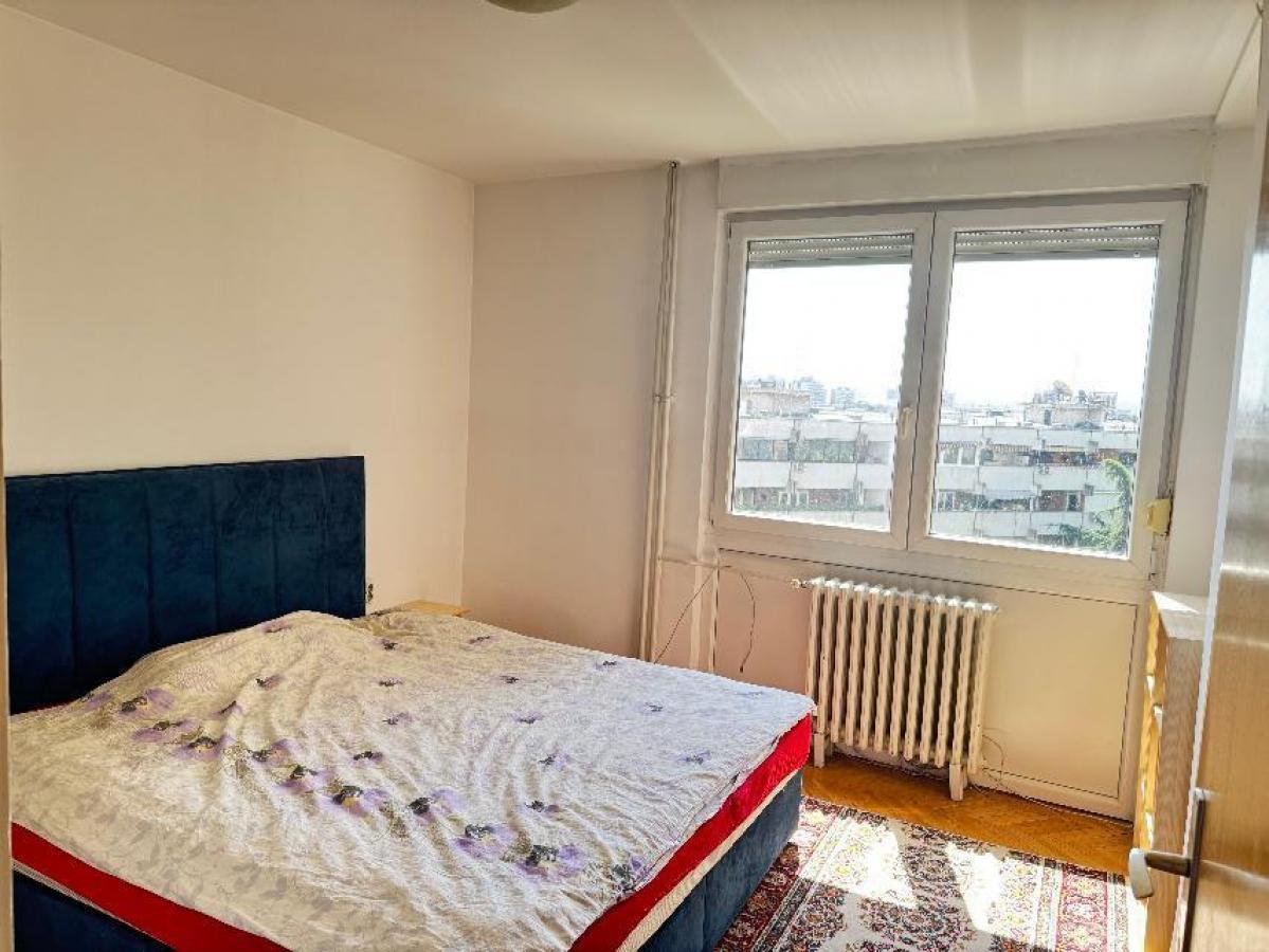 A 93m2 apartment in the Center is for sale