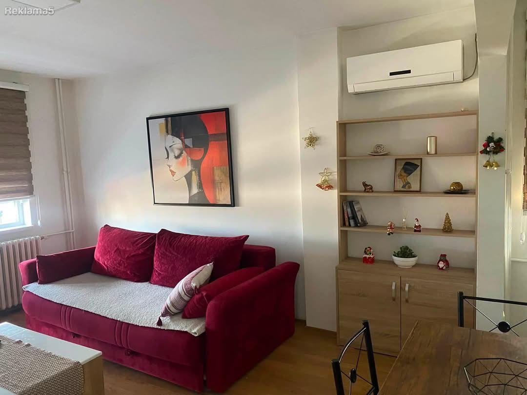 A fully furnished apartment is for rent in the center opposite the IRS