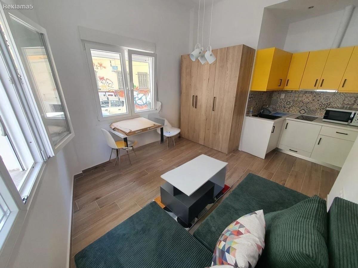 Iznajmuvam nemesteno Studio vo centar na Solun