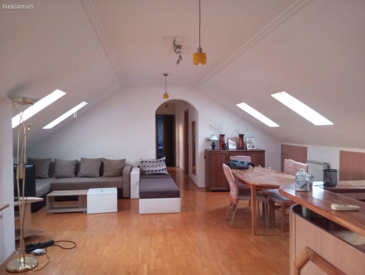 HIT-FOUR-ROOM FURNISHED ATTIC APARTMENT IN THE CENTER