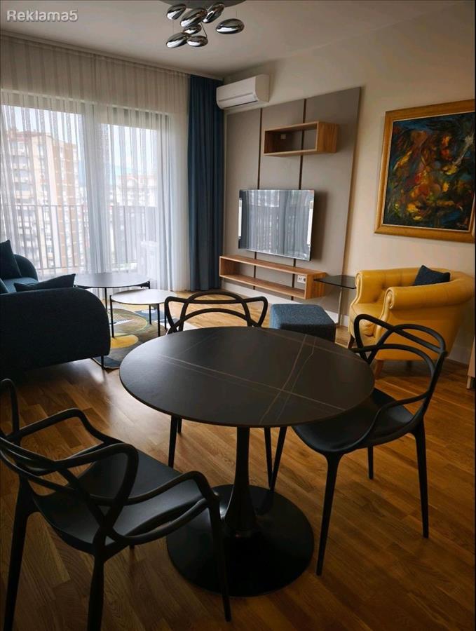SE IZDAVA NOV NAMESTEN DVOSOBEN STAN VO CENTAR, DIAMOND