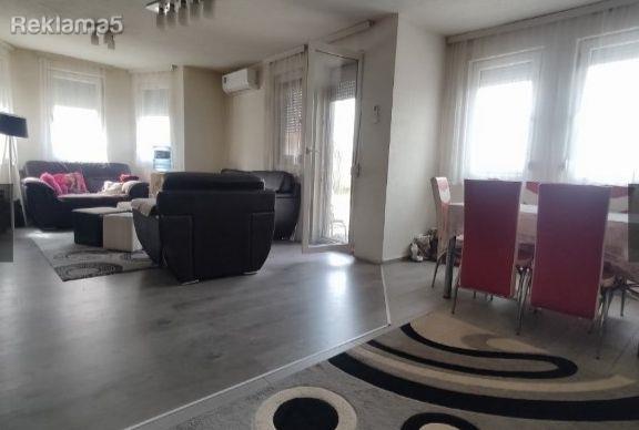 PRODAVAME KUKJA VO PINTIJA OD 200M2