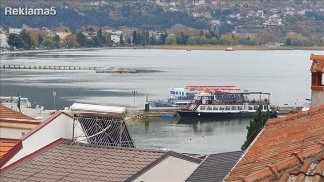 ,,Bella''Kuka vo star del na Ohrid so pogled na Ezero