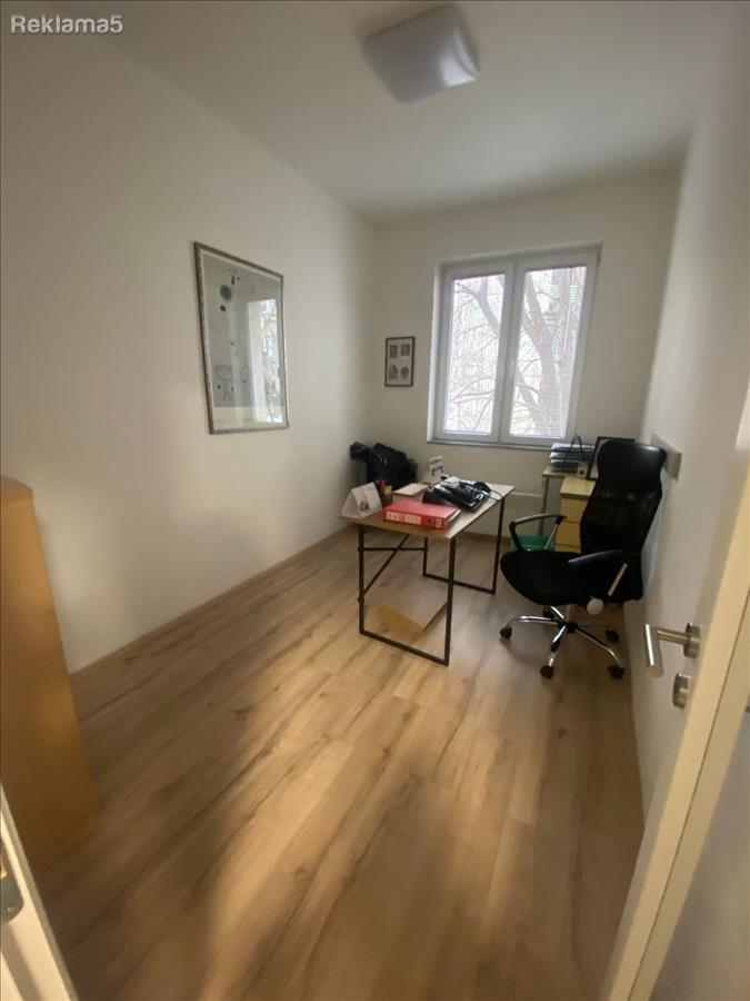 Se prodava deloven objekt (Stan) vo Centar