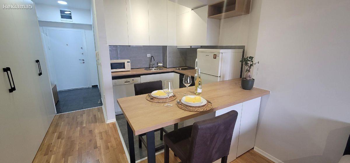 2224 We rent a furnished new apartment in Vlae