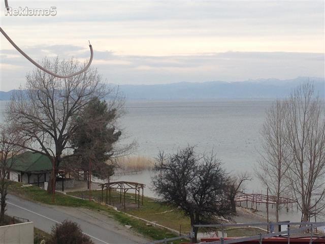 IMPERIA – Apartment with lake view
