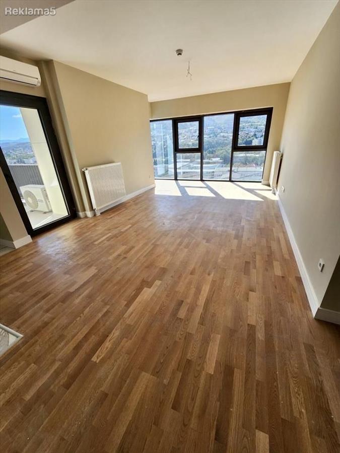 TROSOBEN DELOVEN PROSTOR VO CENTAR ,DIAMOND
