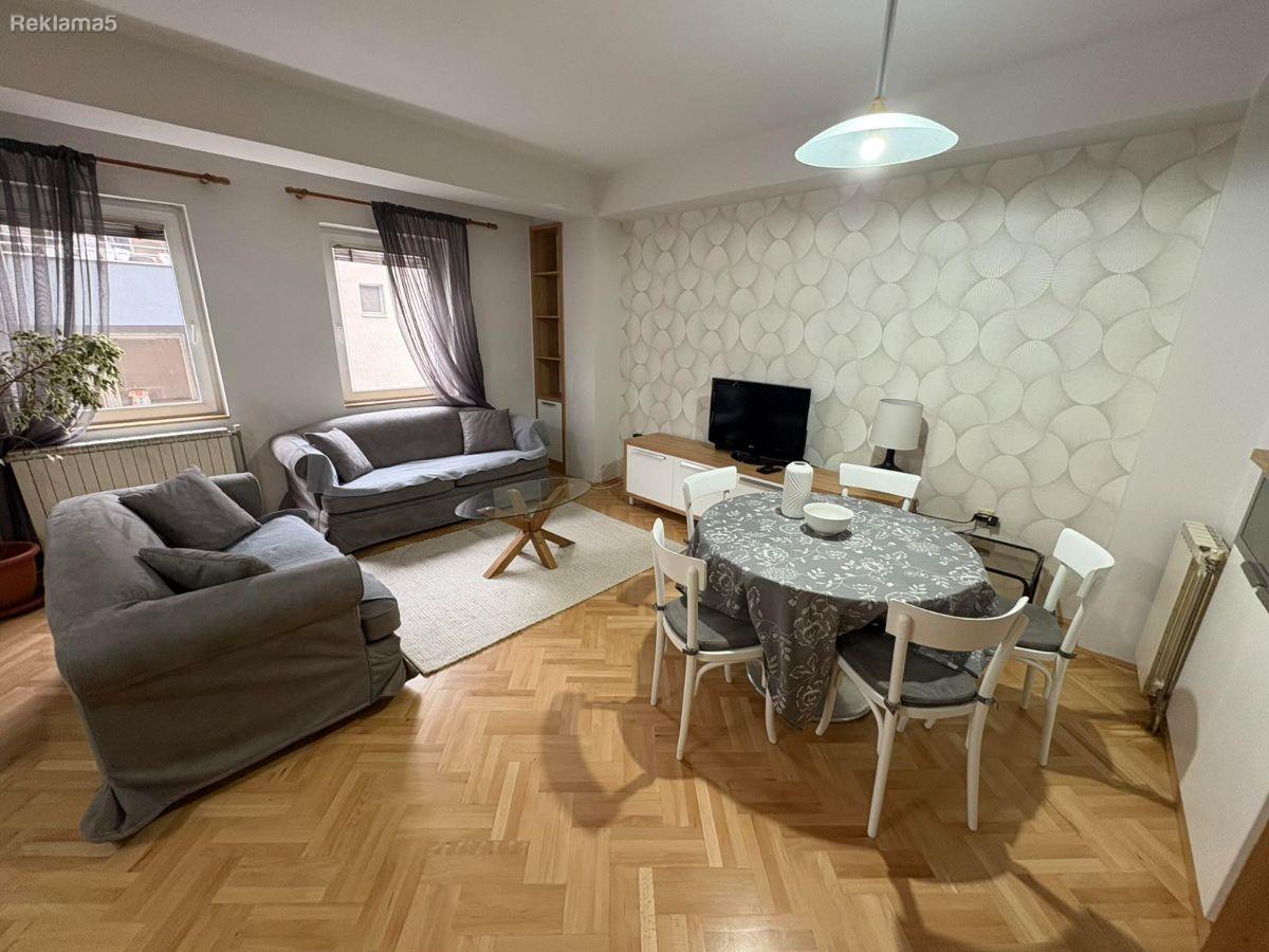 NAMESTEN DVOSOBEN STAN 59m2 D MAALO BROZ KAFE