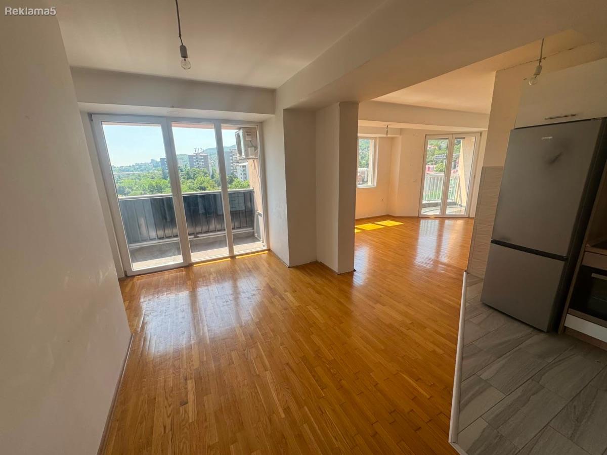 SE IZDAVA KOMOTEN STAN 70M2 KAJ NOVA SKOLOTO