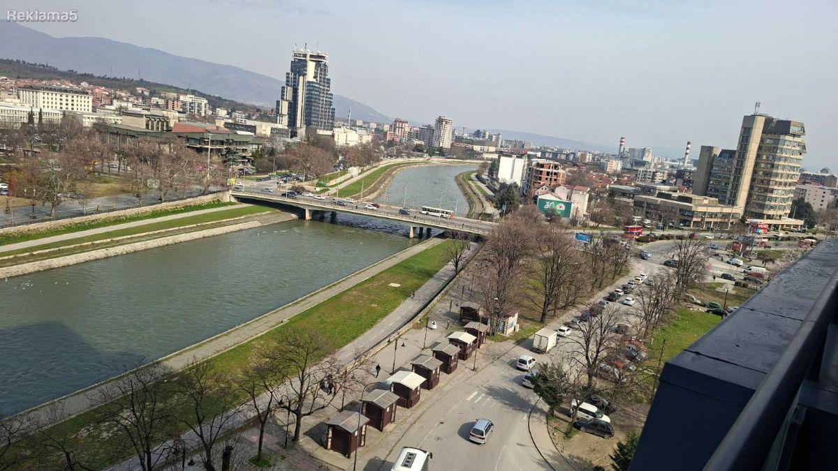An empty apartment for rent in Centar, 65m2