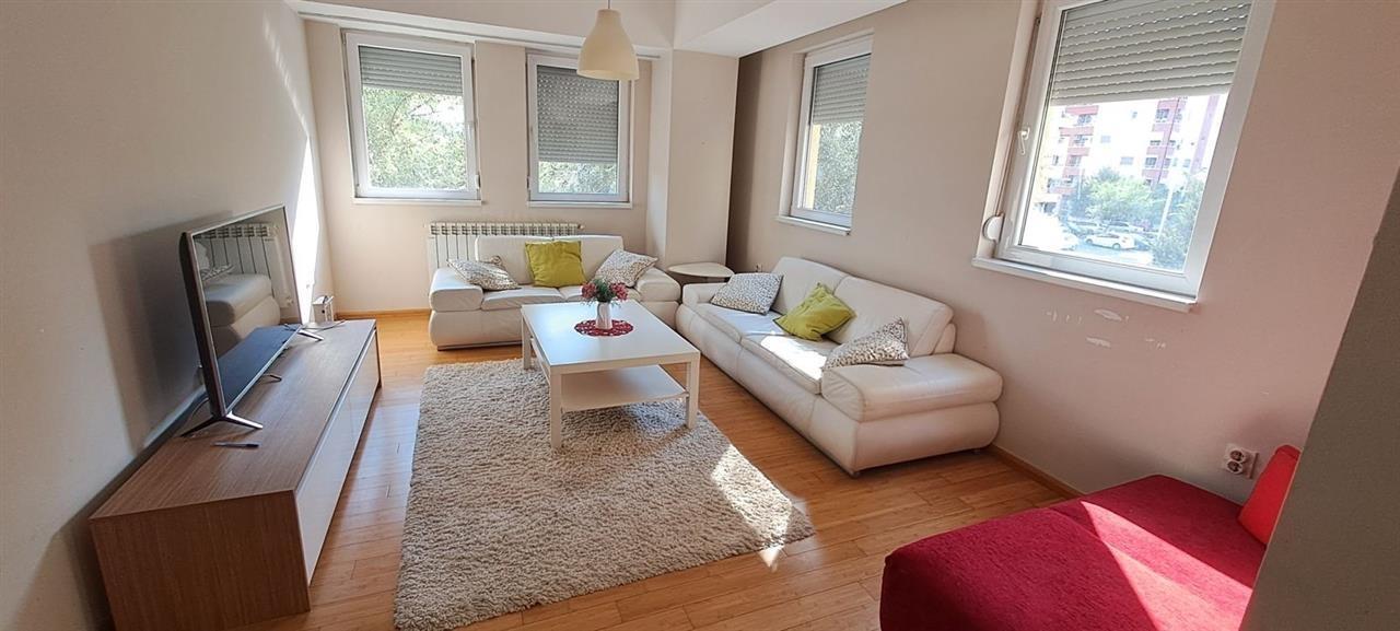 Se izdava stan vo Novo Lisice
