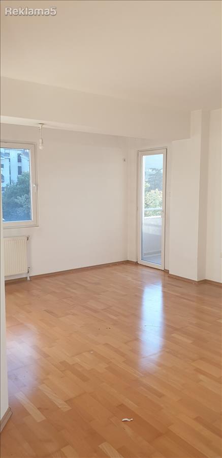 Apartment for sale in Kisela Voda near OU. Quince