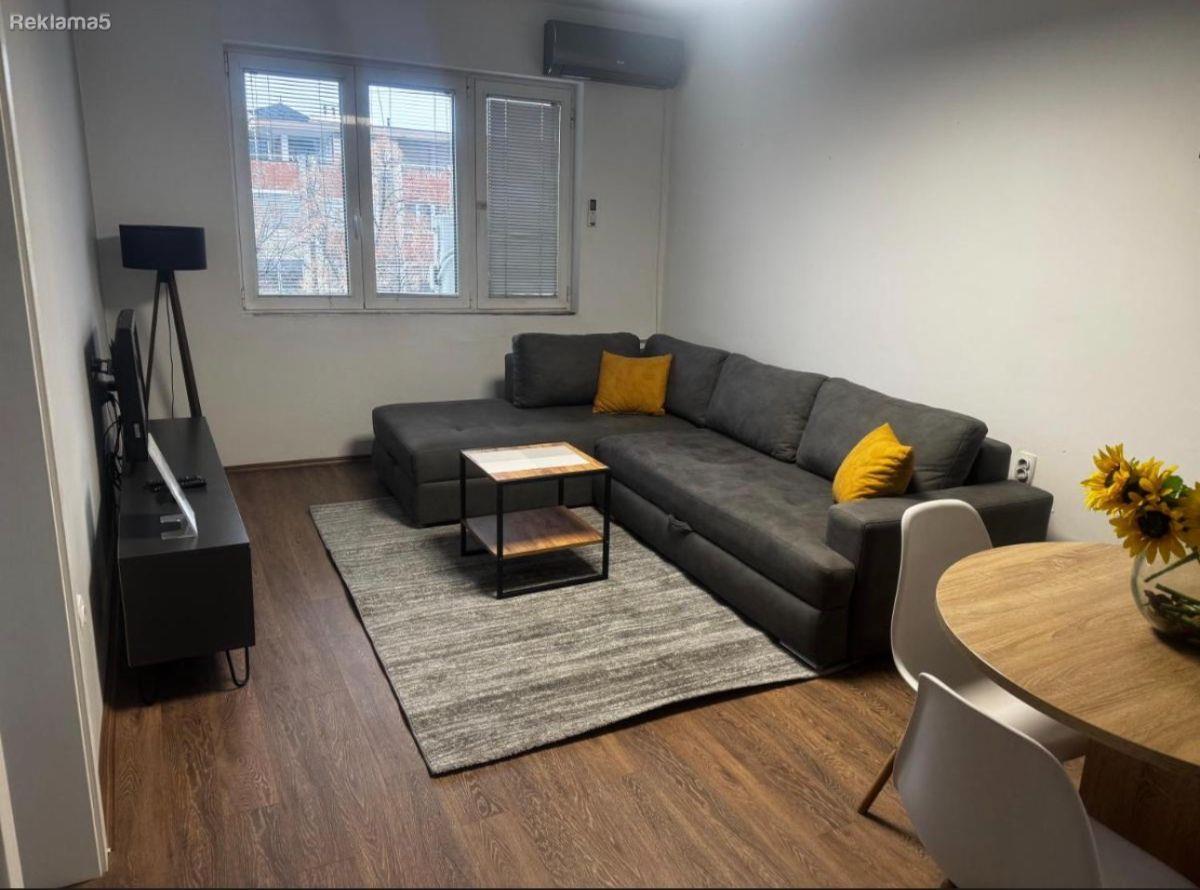 Three-room apartment for rent in Centar, Macedonia Street