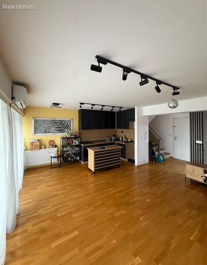 Se prodava stan dupleks 74m2 vo Taftalidze