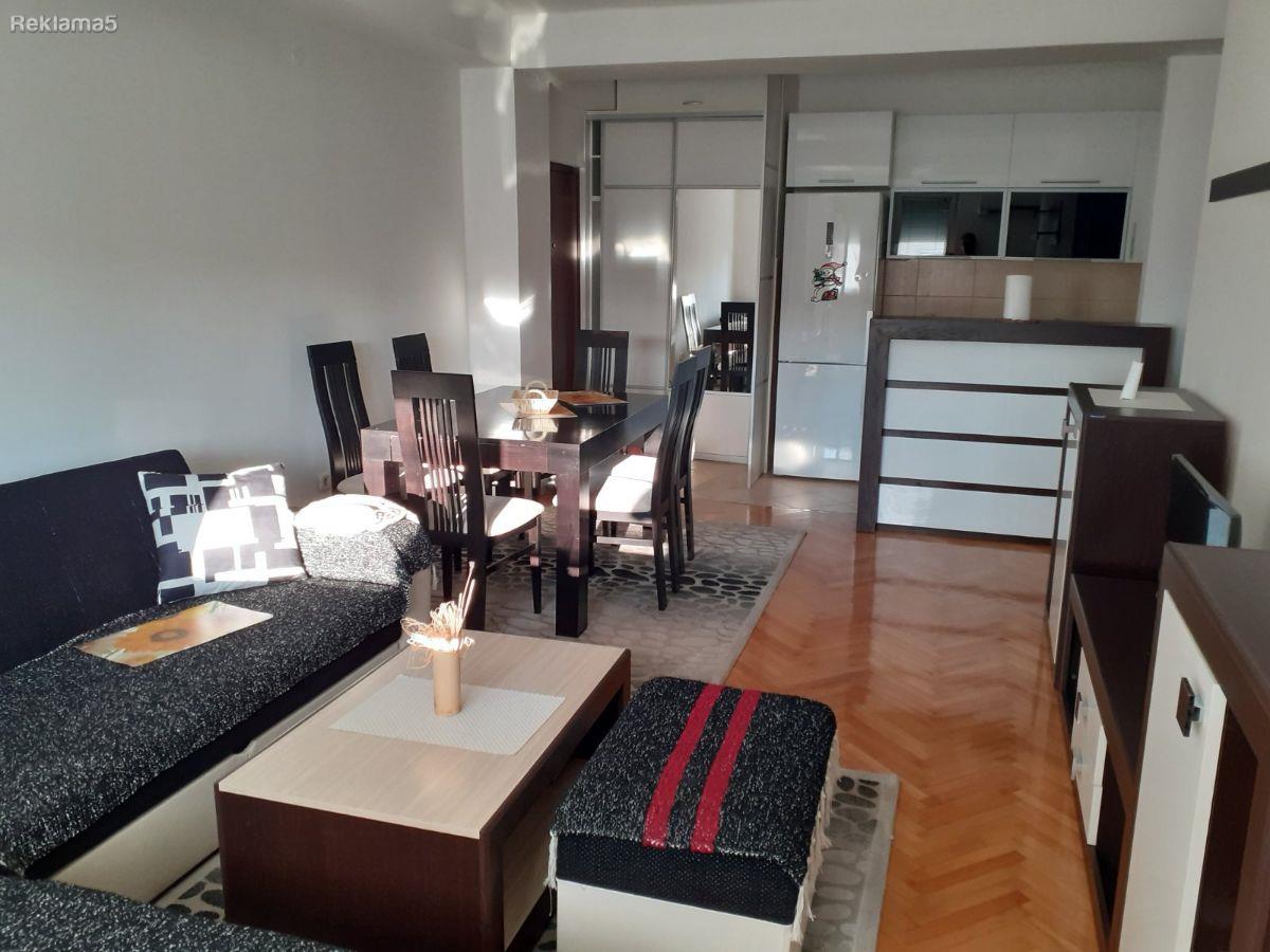 We are renting a nice fully furnished 2-room apartment of 55m2 in Nov