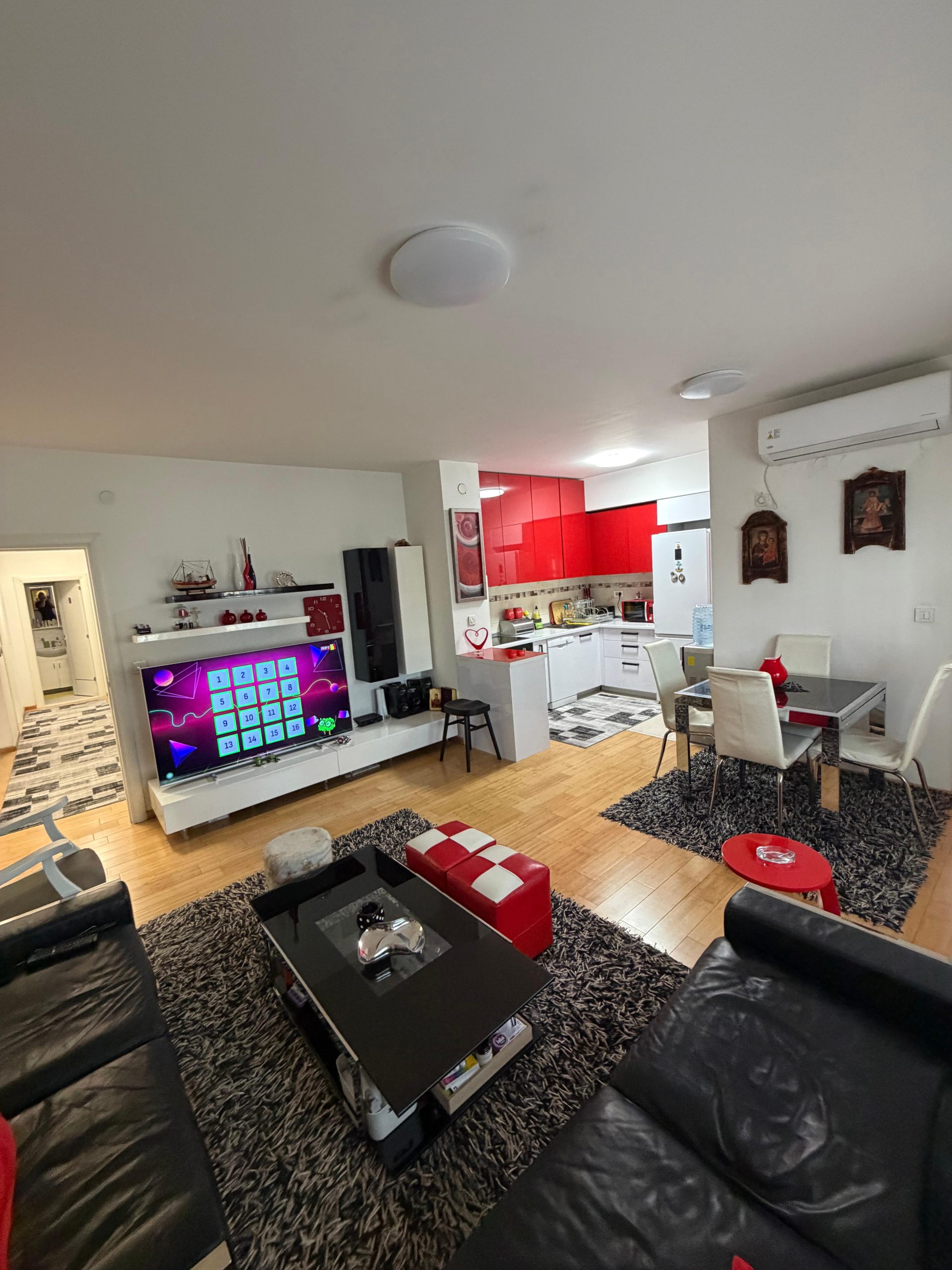 Four-room apartment for sale in Aerodrom-Jane Sandanski