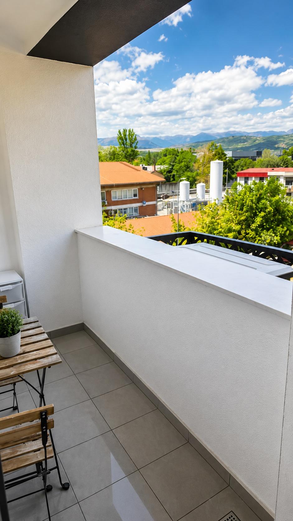 MODERN, FURNISHED APARTMENT FOR RENT